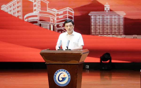 开云kaiyun官方网站校长吴世先致辞。黄宝龙摄